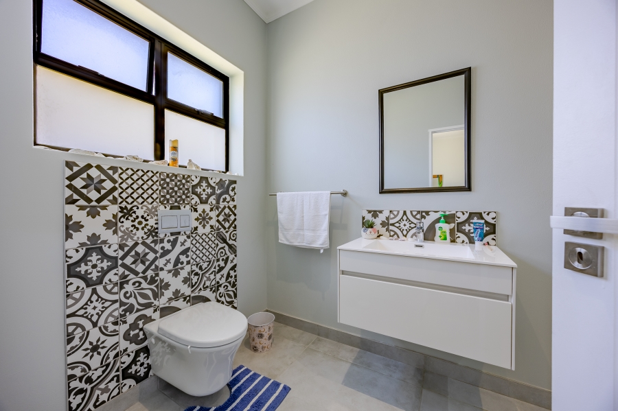 4 Bedroom Property for Sale in Crofters Valley Western Cape